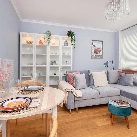 Cozy Pastel Two Bedroom Apartment In Central Gdynia By Noclegi Renters 外观 照片