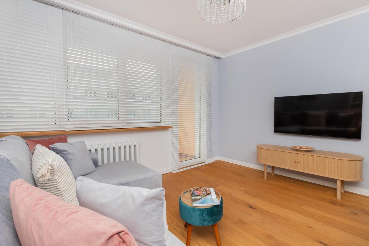 Cozy Pastel Two Bedroom Apartment In Central Gdynia By Noclegi Renters 外观 照片